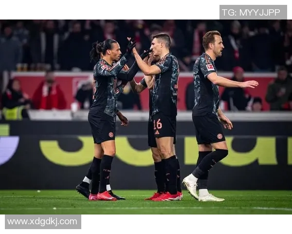 拜仁客场大胜，德甲领跑位置稳固