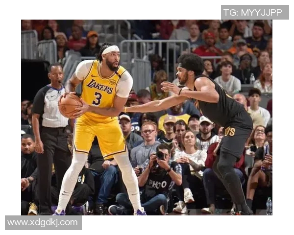 骑士主场不敌湖人，遭遇两连败，詹姆斯再次独撑大局助球队找回节奏