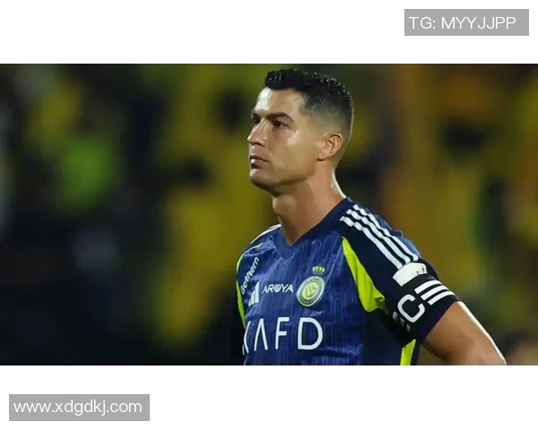 塞维利亚主帅因不满球队表现遭解雇，球队现处险境