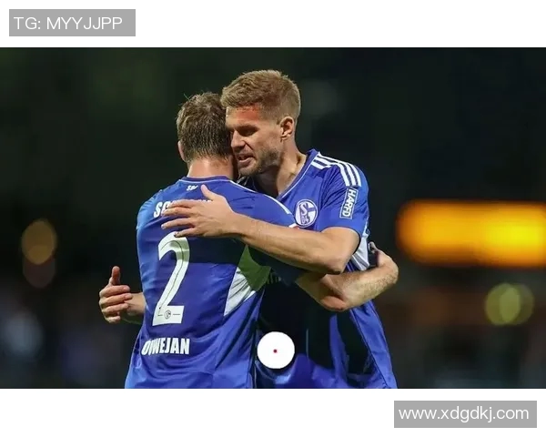 沙尔克04客场遭遇惨败,遭遇两连败危机加剧 沙尔克04客场遭遇惨败,遭遇两连败危机加剧