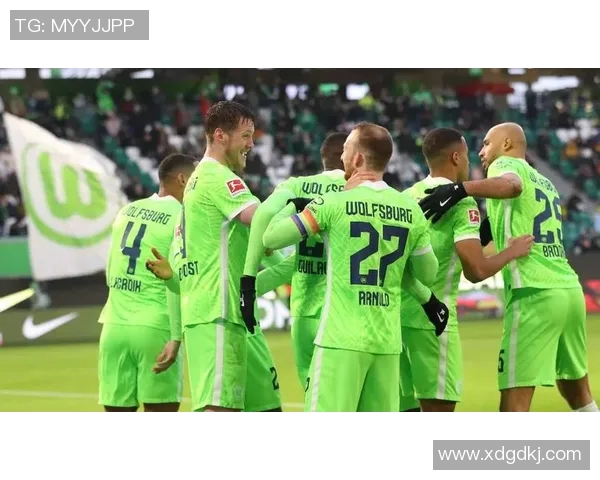 沃尔夫斯堡逆转战胜弗赛，引爆德甲热议球迷狂欢